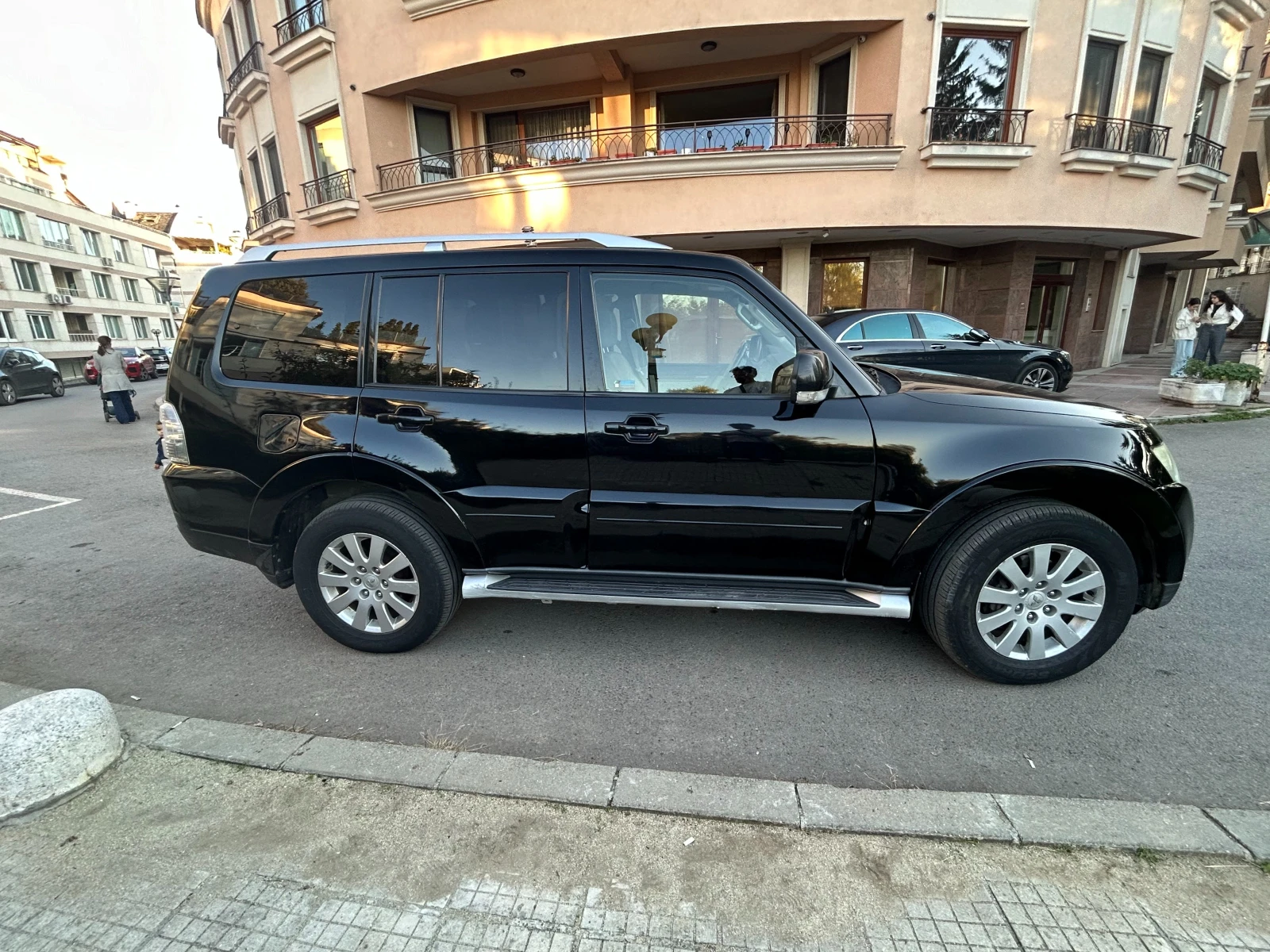 Mitsubishi Pajero - [1] 