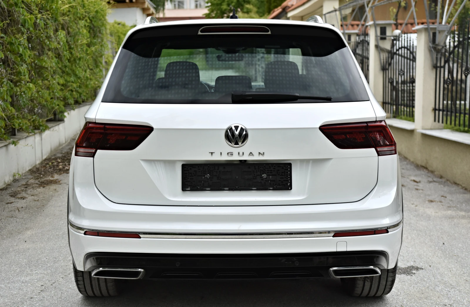 VW Tiguan 2.0TDI/2xR Line/4motion/Panorama/Distronic/360Cam - изображение 5