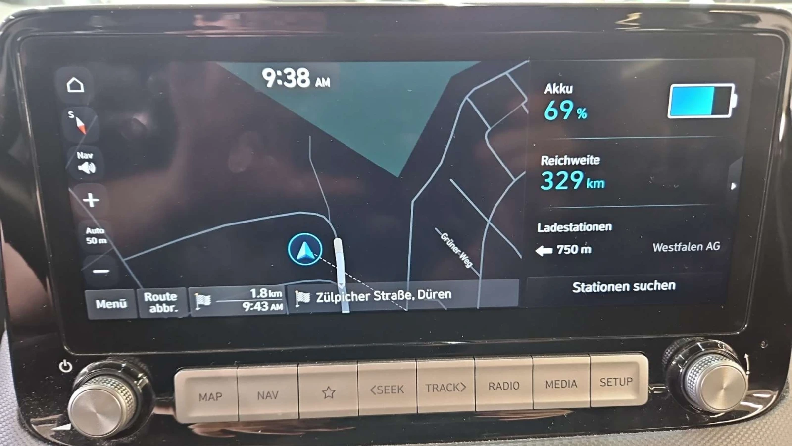 Hyundai Kona PREMIUM 64KWh FULL ASSIST/HEADUP/DISSTR/SOH100% - изображение 9