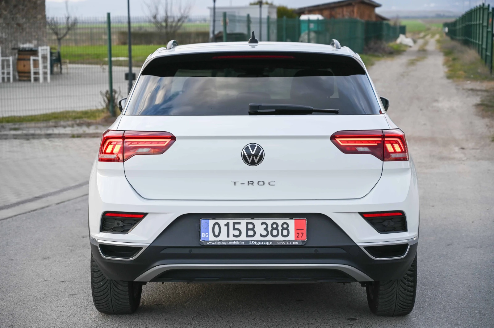 VW T-Roc 1.5TSI* Sport* Камера* АСС* Keylles* Ambient, снимка 7 - Автомобили и джипове - 53816507