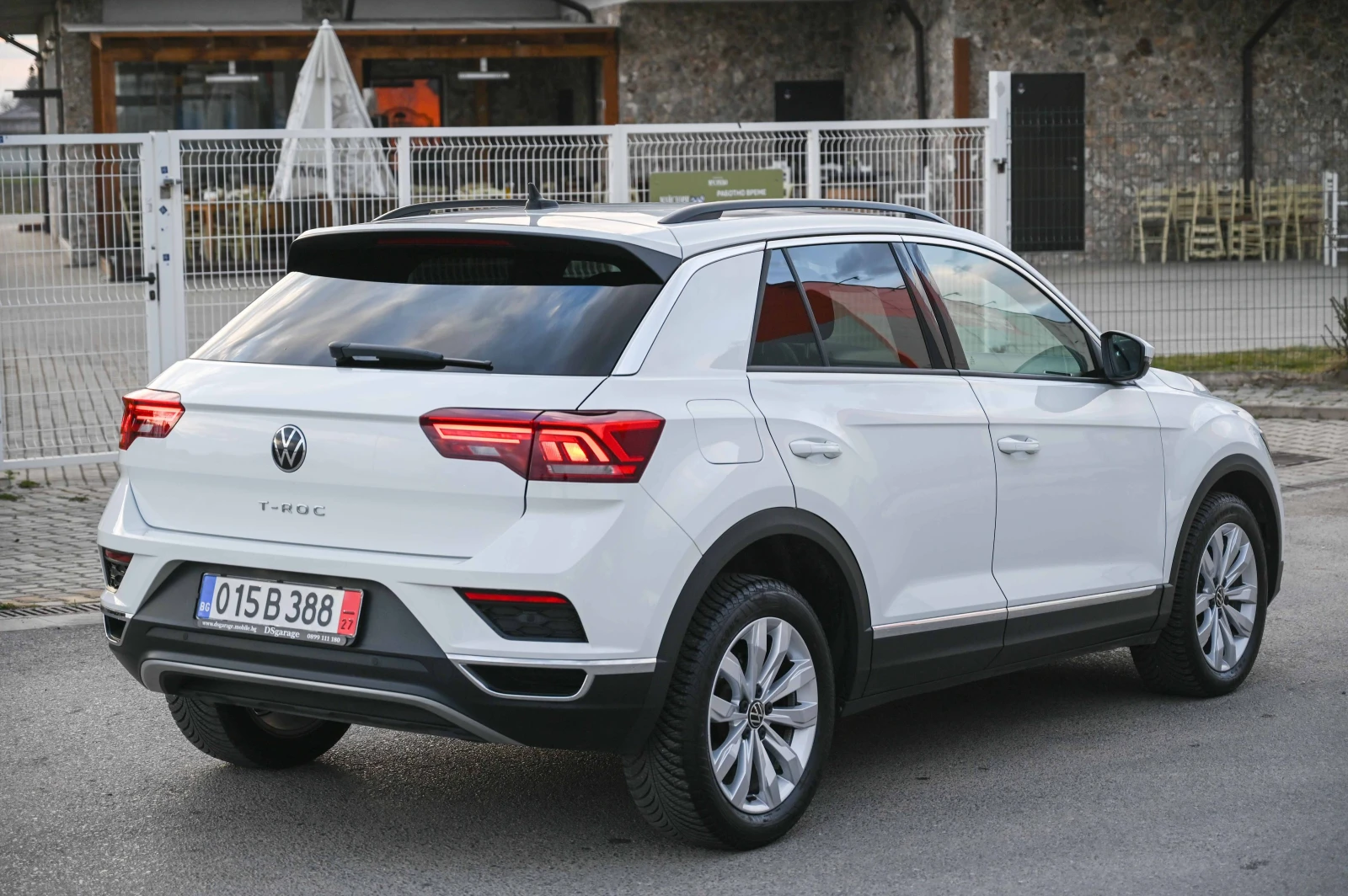 VW T-Roc 1.5TSI* Sport* Камера* АСС* Keylles* Ambient, снимка 6 - Автомобили и джипове - 53816507