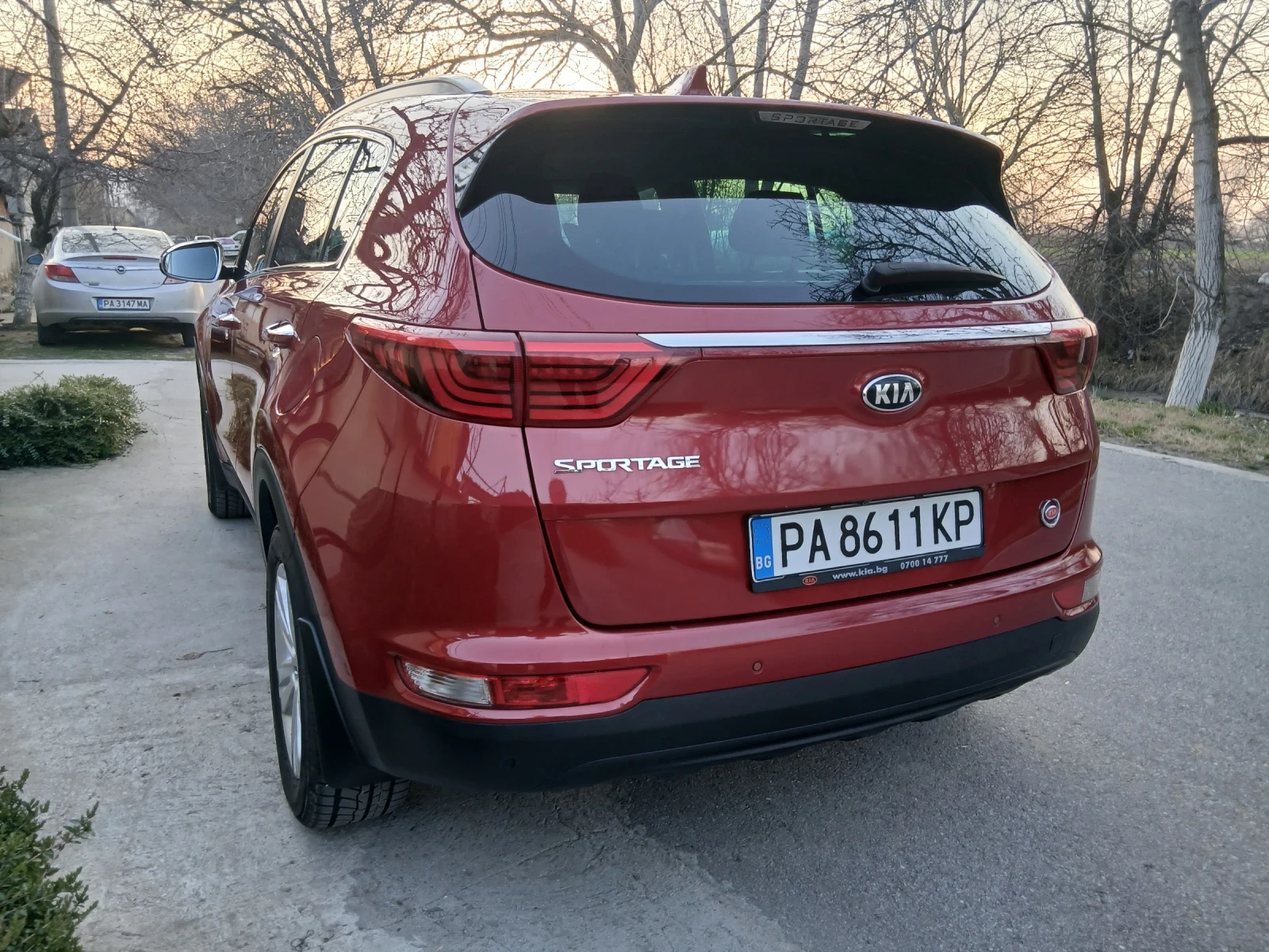 Kia Sportage От България, снимка 3 - Автомобили и джипове - 53863730