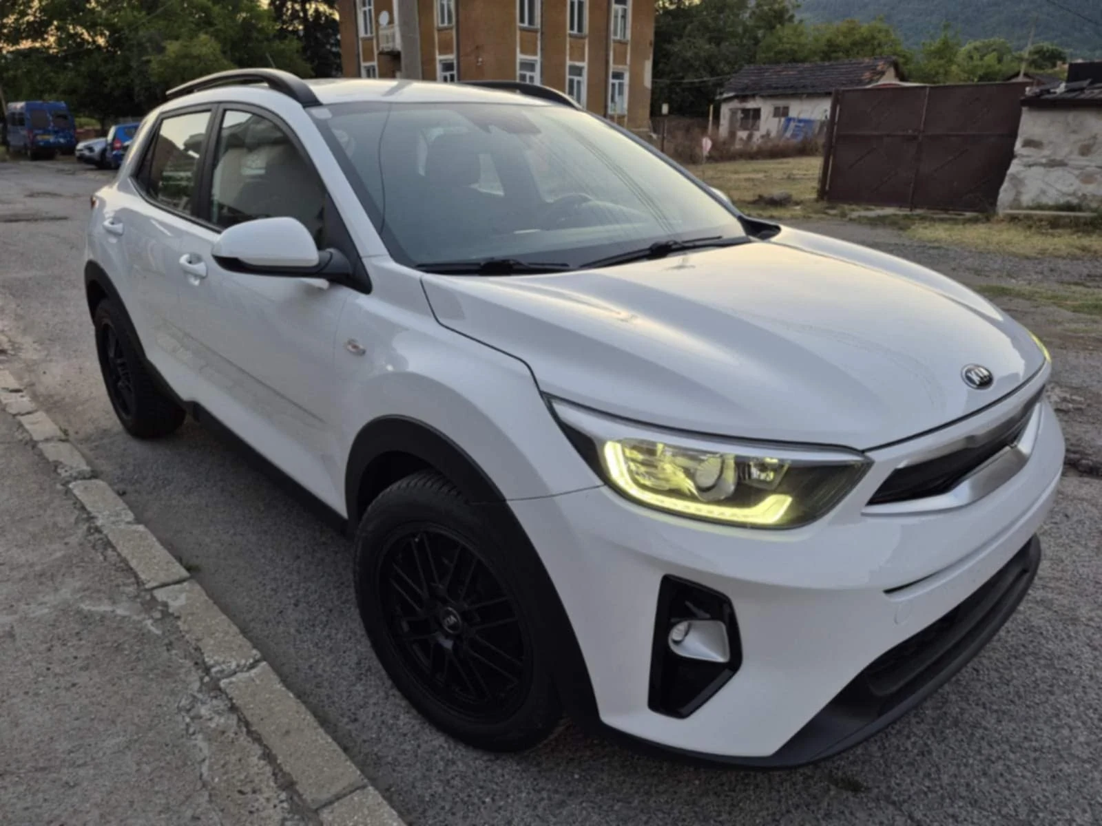 Kia Stonic 1.6 CRDI, снимка 2 - Автомобили и джипове - 55138520