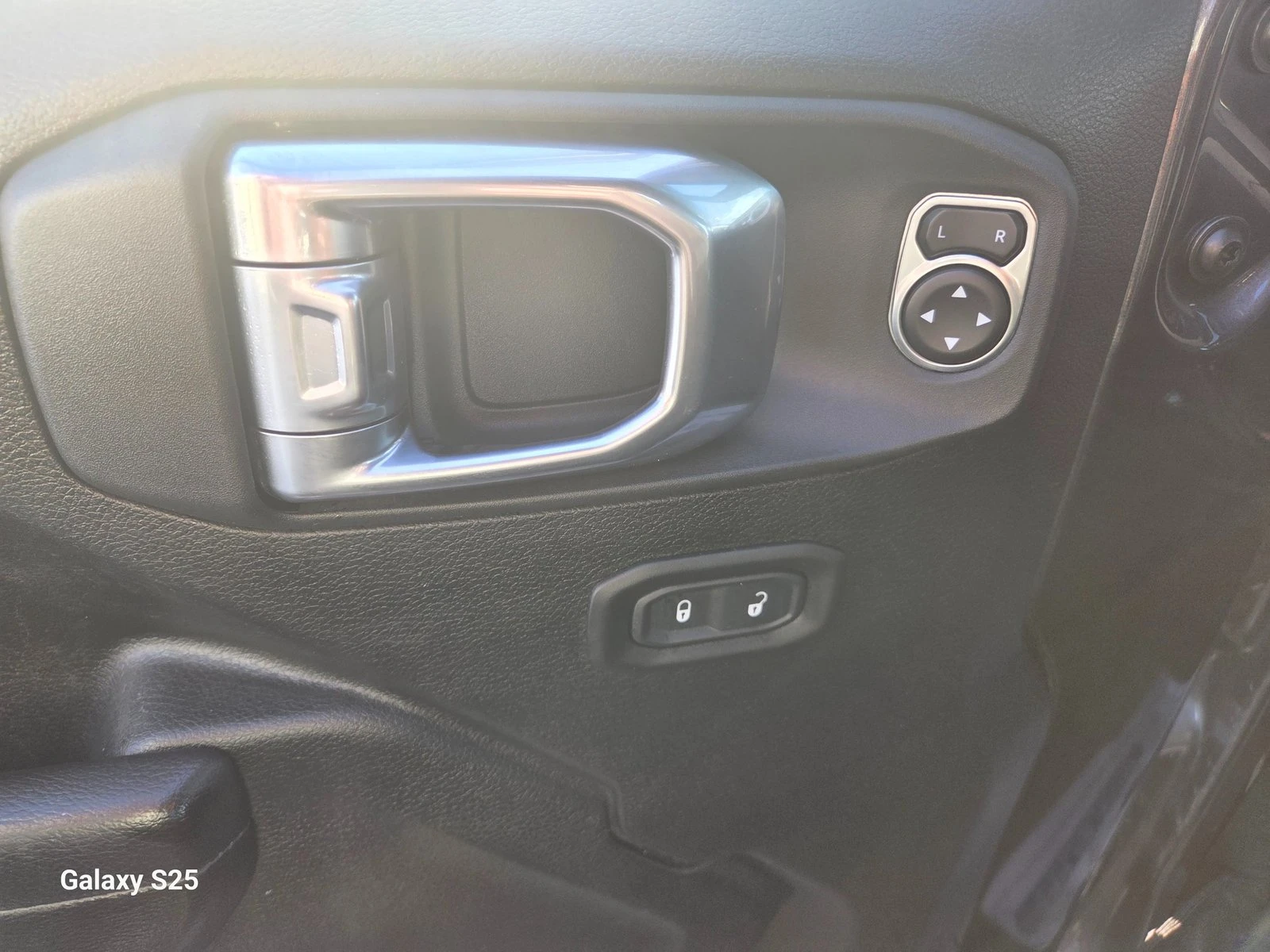 Jeep Wrangler 2.0* KEYLESS* BLIND SPOT* КРАЙНА ЦЕНА, снимка 7 - Автомобили и джипове - 55336534