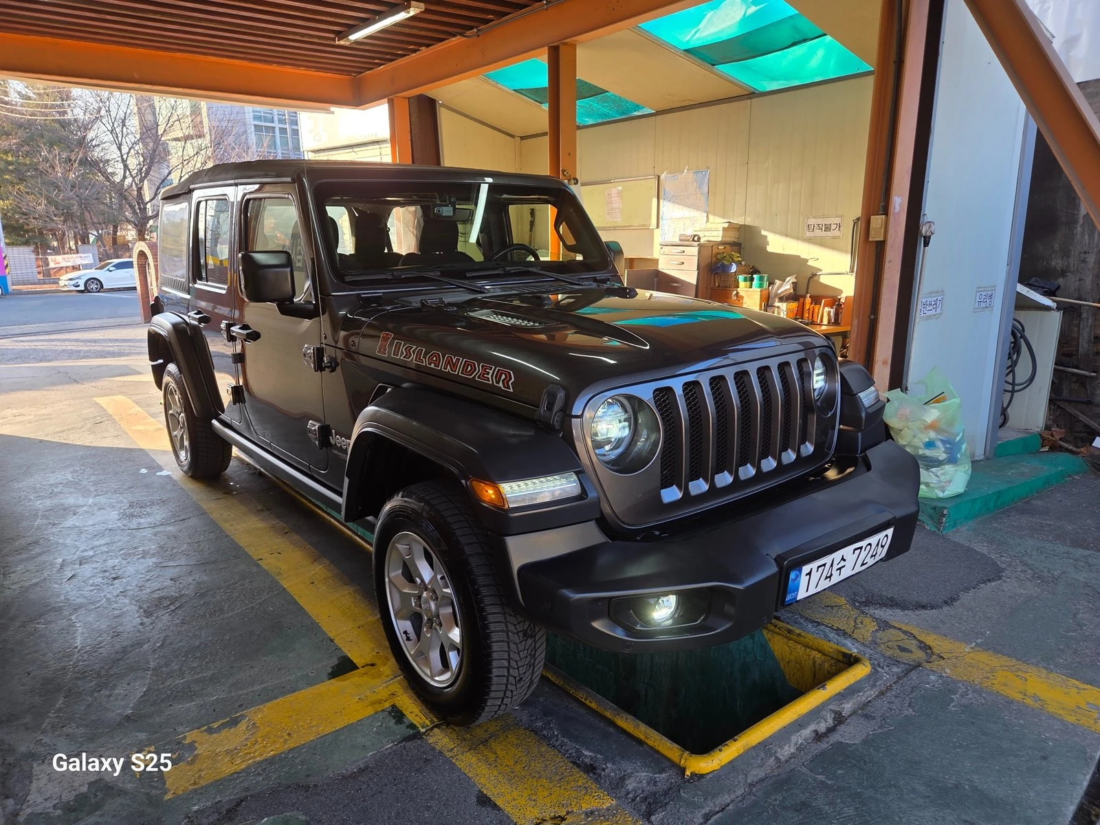 Jeep Wrangler 2.0* KEYLESS* BLIND SPOT* КРАЙНА ЦЕНА, снимка 2 - Автомобили и джипове - 55336534