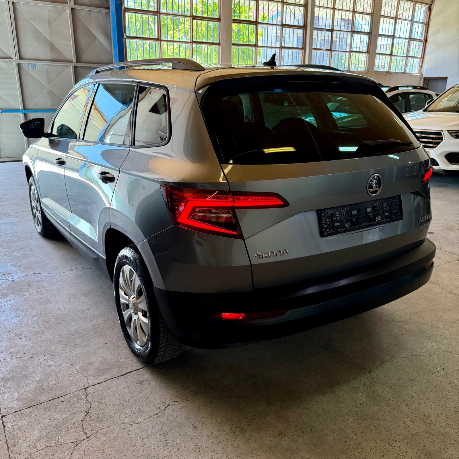 Skoda Karoq 4x4 150 �.�. Distronic/���������/������� �������� | Mobile.bg � ����������� 4