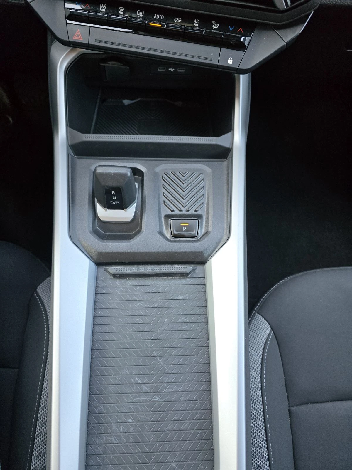 Dacia Bigster 1.8 TCe 110hp Hybrid | Mobile.bg � ����������� 9