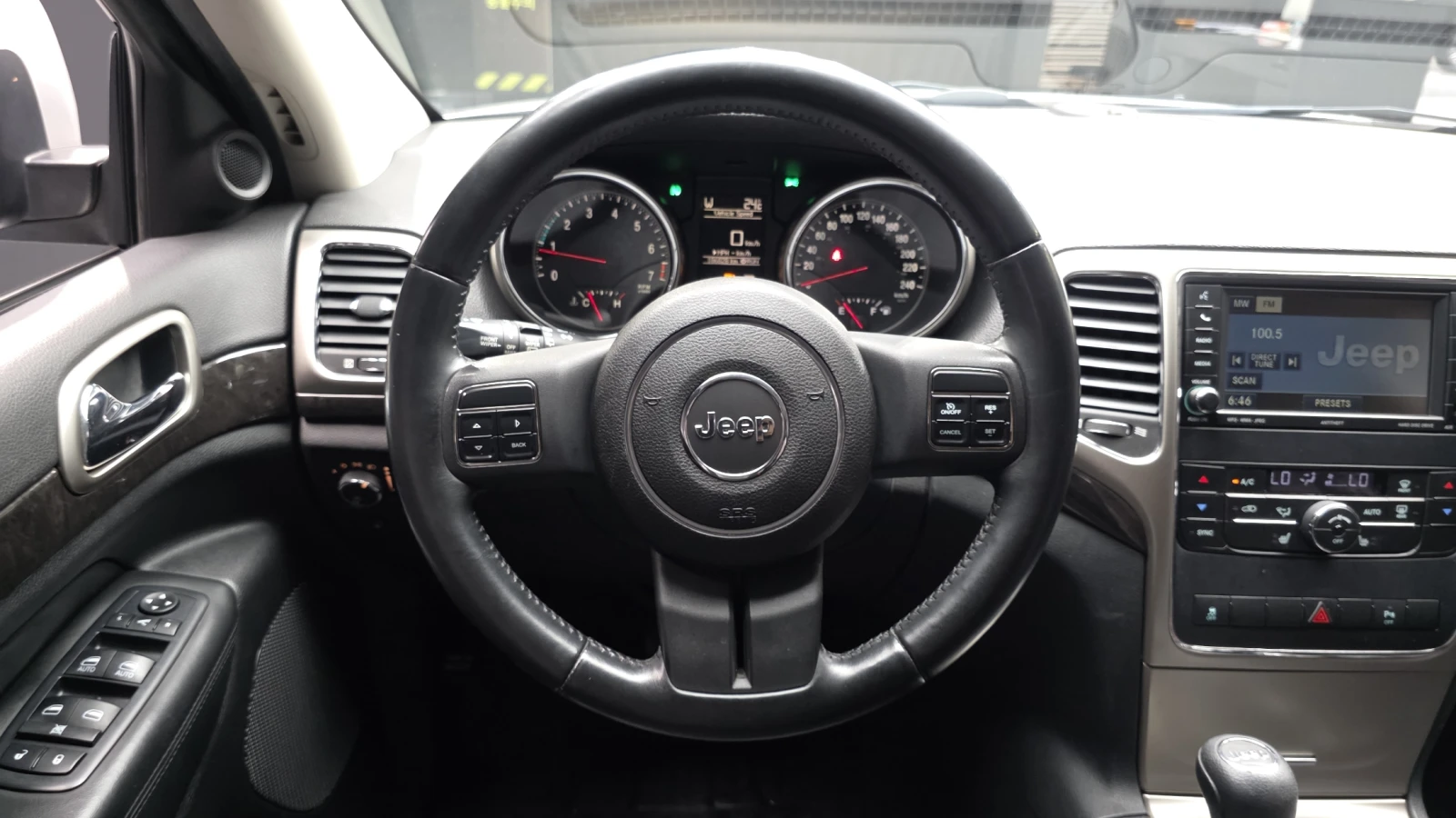 Jeep Cherokee 3.6* КРАЙНА ЦЕНА, снимка 13 - Автомобили и джипове - 55594526