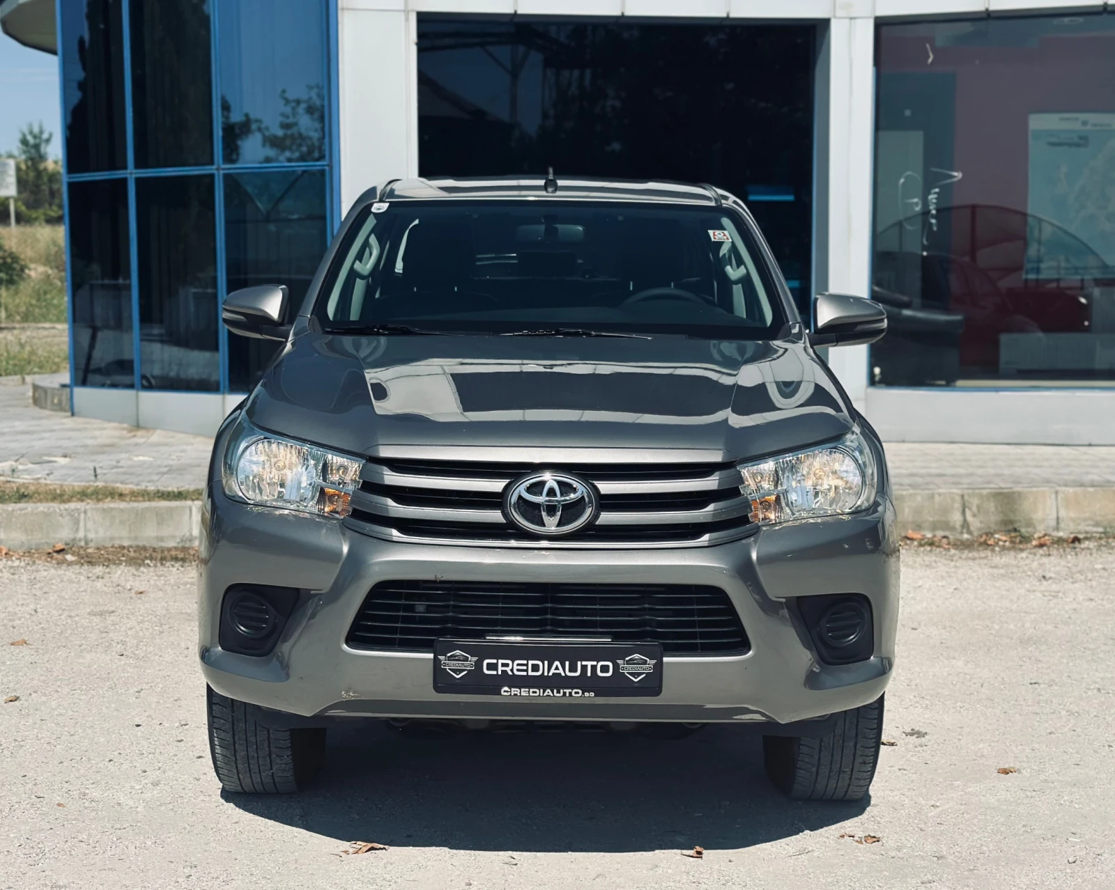 Toyota Hilux D-4D Double cab, снимка 2 - Автомобили и джипове - 55717661