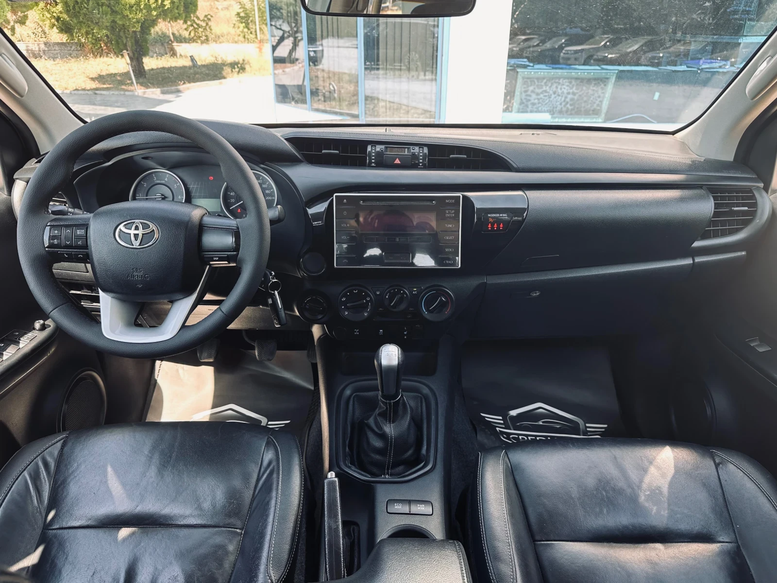 Toyota Hilux D-4D Double cab, снимка 8 - Автомобили и джипове - 55717661
