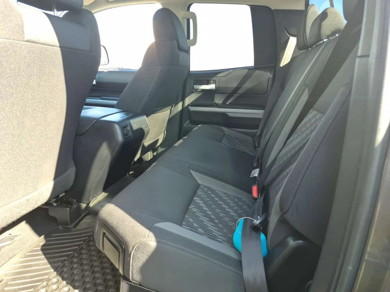 Toyota Tundra * SR5 Plus * АВТОКРЕДИТ БЕЗ ПЪРВОНАЧАЛНА ВНОСКА* , снимка 3 - Автомобили и джипове - 56240770