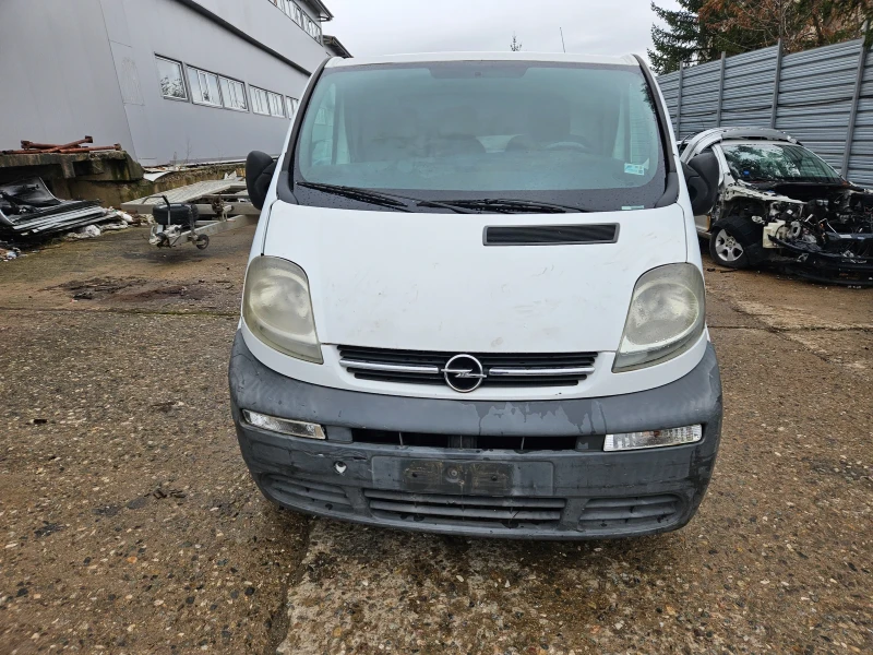 Opel Vivaro 1.9 dizel 100ks 2004god-Klima, снимка 3 - Бусове и автобуси - 48478353