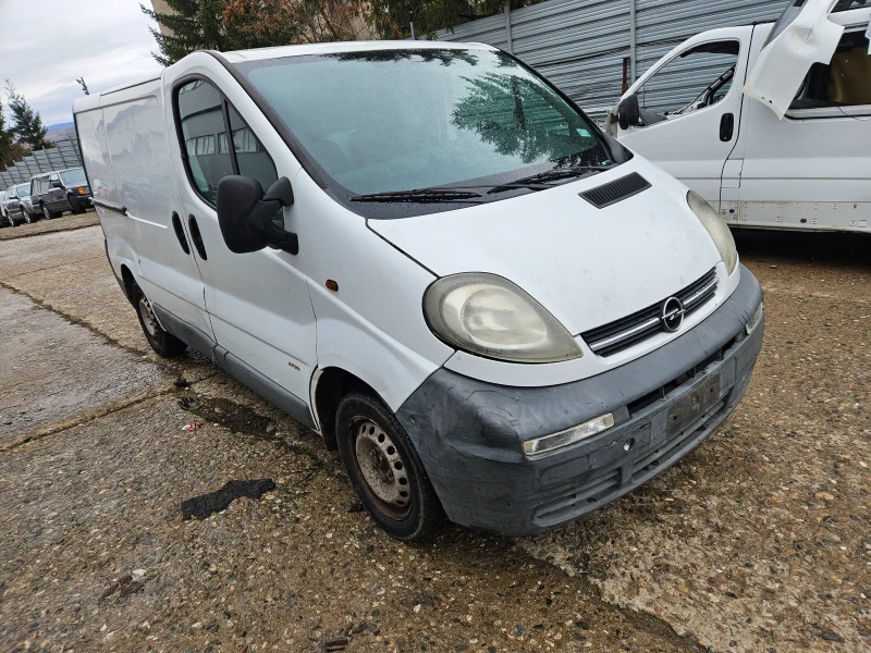 Opel Vivaro 1.9 dizel 100ks 2004god-Klima, снимка 7 - Бусове и автобуси - 48478353