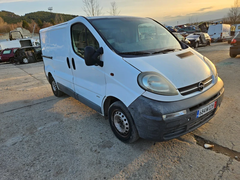 Opel Vivaro 1.9 dizel 100ks 2004god-Klima, снимка 4 - Бусове и автобуси - 49385600