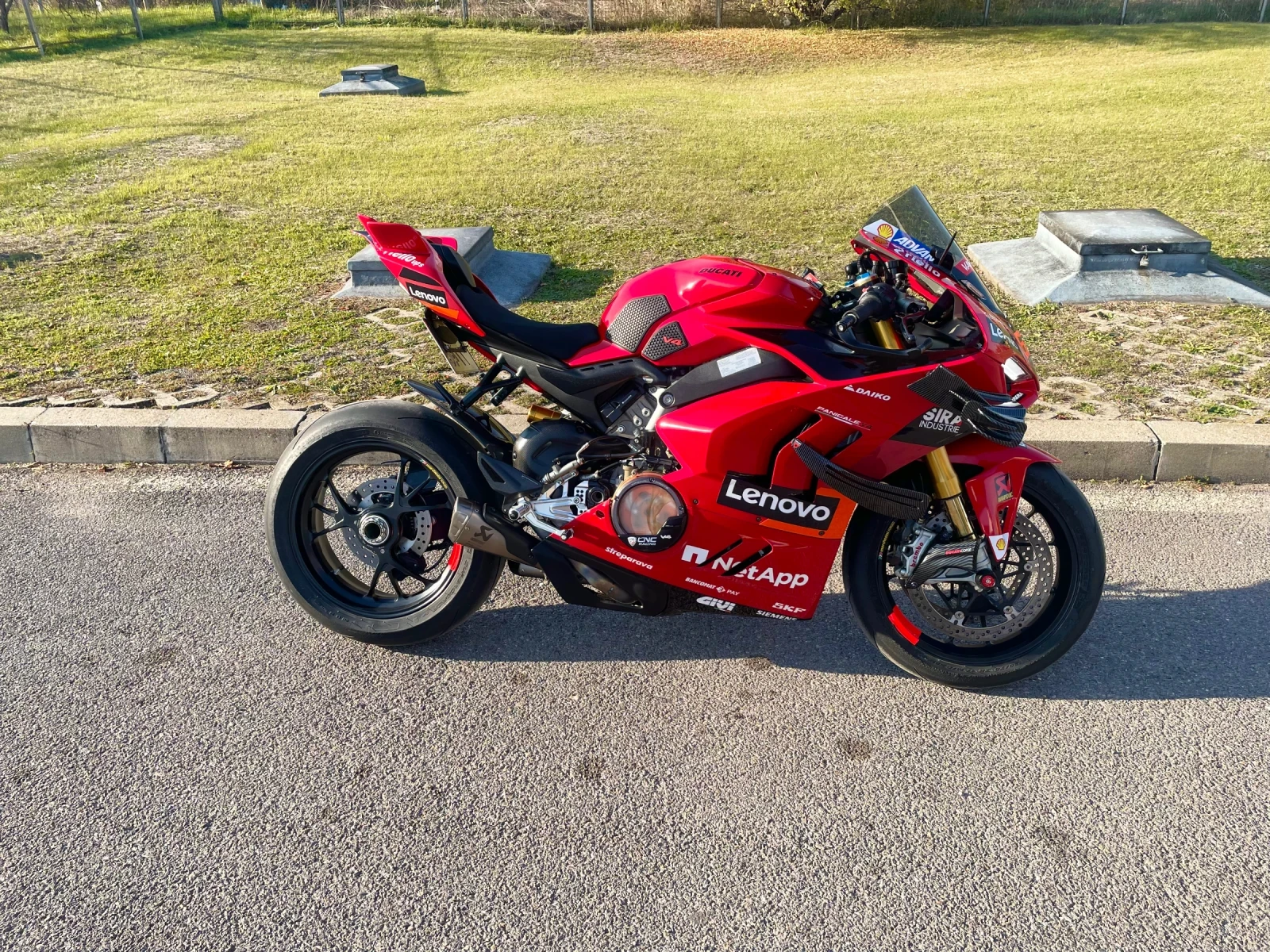 Ducati Panigale Panigale V4S Replica Pecco Bagnaia - изображение 3