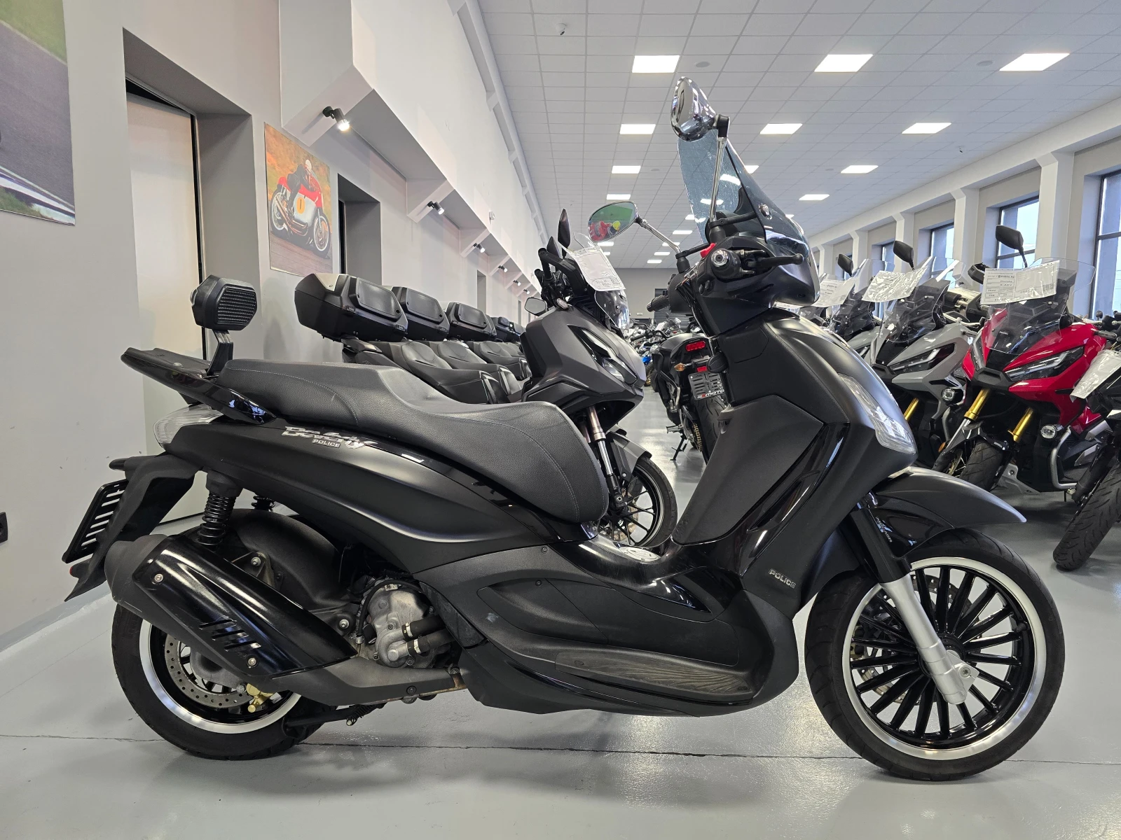 Piaggio Beverly 300ie, ABS-ASR, POLICE, 2019г. - изображение 3
