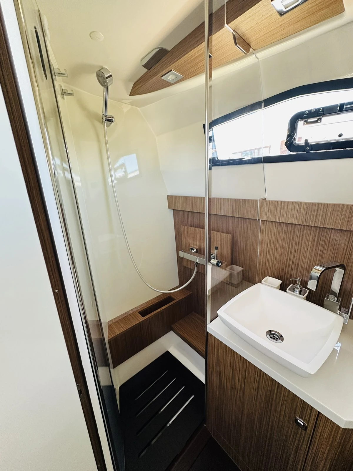   Capelli 50 | Mobile.bg   16