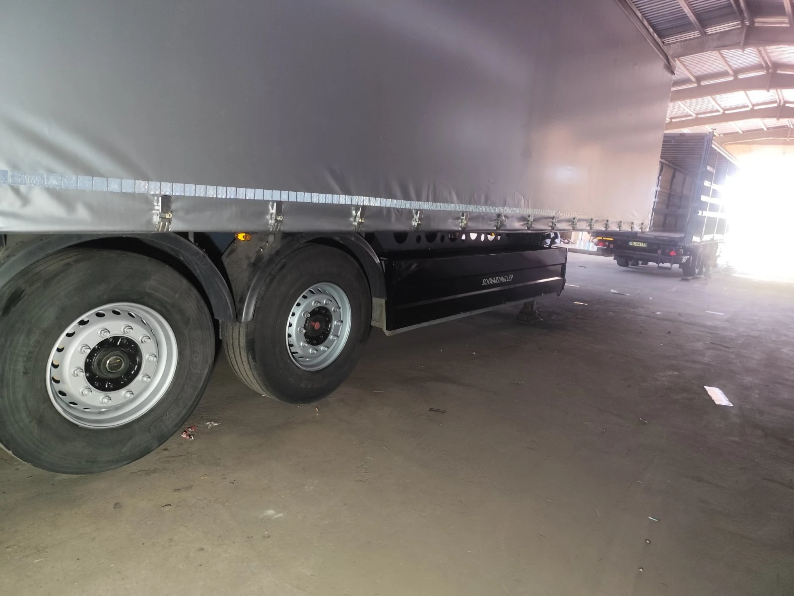 Полуремарке Schwarzmuller Standart, снимка 6 - Ремаркета - 55525542