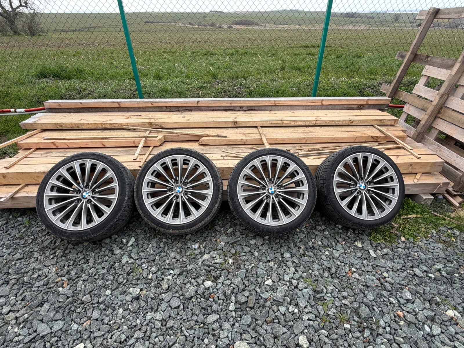 Гуми с джанти Triangle 240/40R19, снимка 2 - Гуми и джанти - 54008225