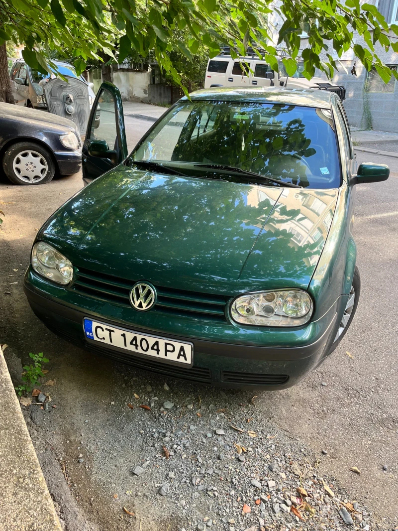 VW Golf, снимка 1 - Автомобили и джипове - 47700272