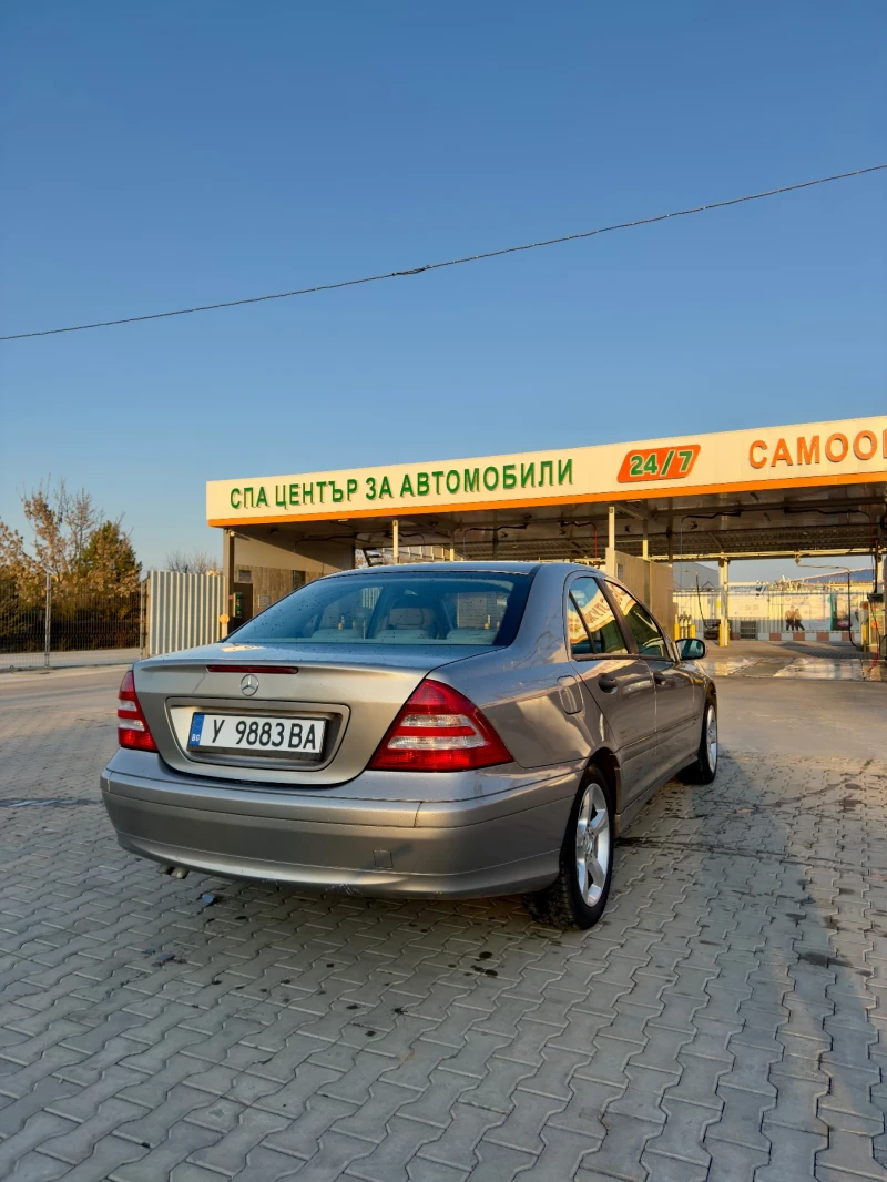 Mercedes-Benz C 180 Kompressor, снимка 3 - Автомобили и джипове - 49368736