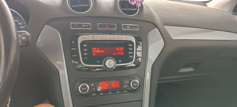 Ford Mondeo 1.6 tdci , снимка 15 - Автомобили и джипове - 52374050