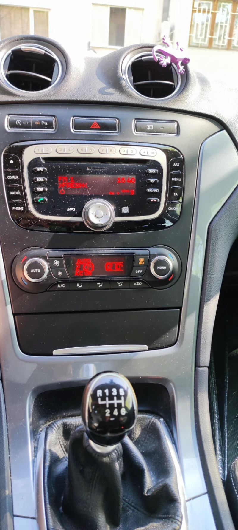 Ford Mondeo 1.6 tdci , снимка 11 - Автомобили и джипове - 52374050