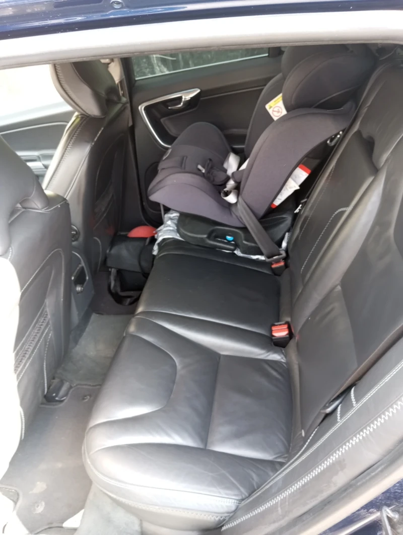 Volvo V60, снимка 10 - Автомобили и джипове - 52171296