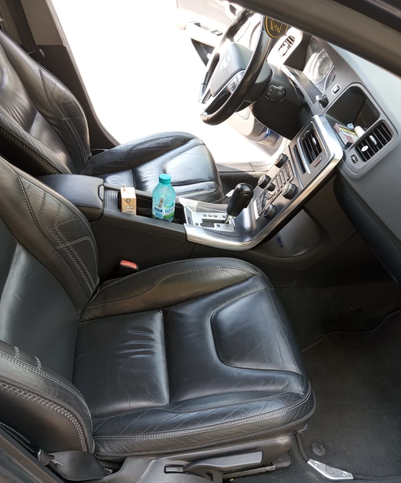 Volvo V60, снимка 9 - Автомобили и джипове - 52171296
