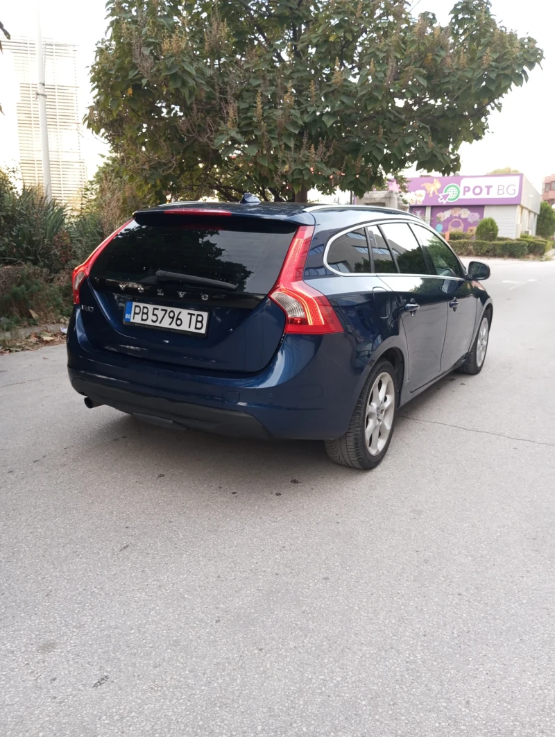 Volvo V60, снимка 3 - Автомобили и джипове - 52171296