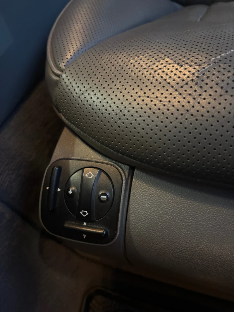 Mercedes-Benz CLS 320, снимка 15 - Автомобили и джипове - 52338524