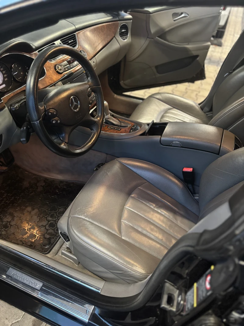 Mercedes-Benz CLS 320, снимка 4 - Автомобили и джипове - 52338524