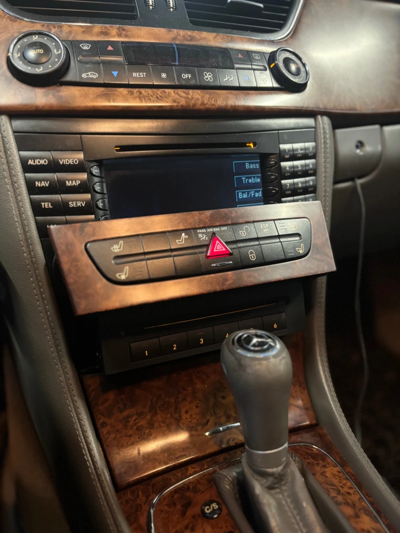 Mercedes-Benz CLS 320, снимка 8 - Автомобили и джипове - 52338524