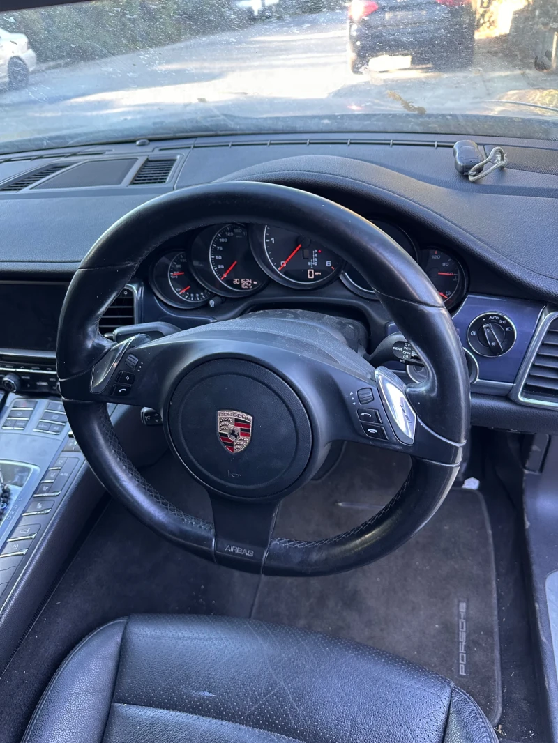 Porsche Panamera 3.0tdi , снимка 8 - Автомобили и джипове - 52229547