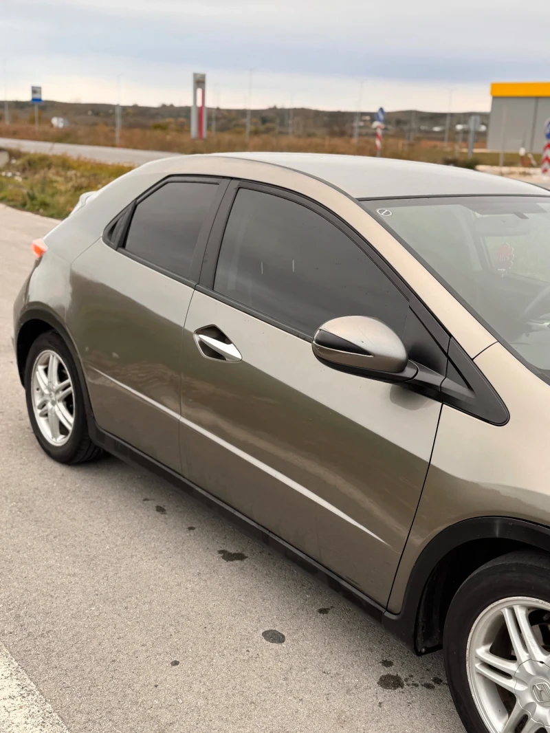 Honda Civic 2.2 CTDI, снимка 11 - Автомобили и джипове - 52524135