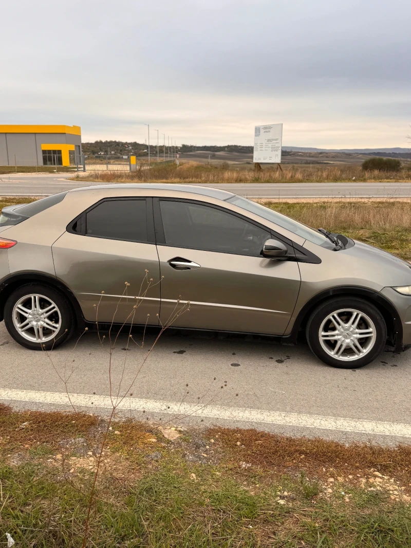 Honda Civic 2.2 CTDI, снимка 15 - Автомобили и джипове - 52524135