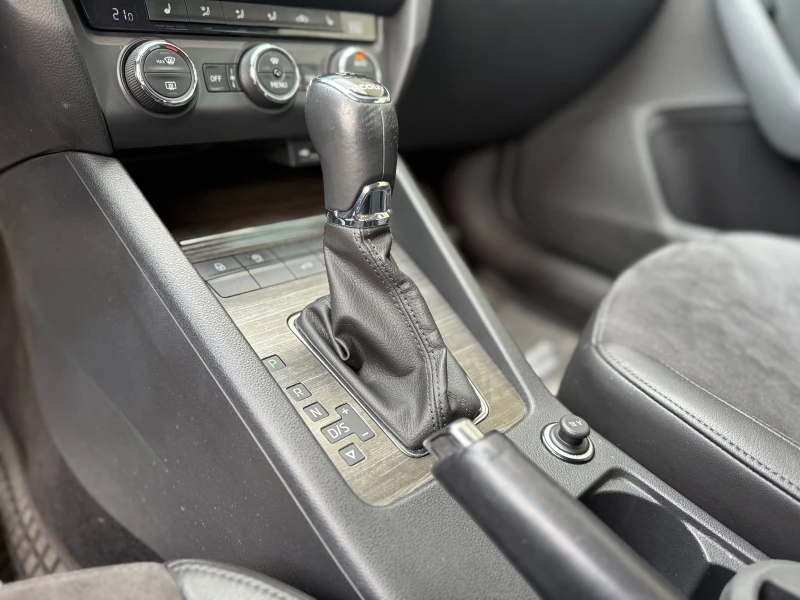 Skoda Octavia Scout 6 МЕСЕЦА ГАРАНЦИЯ/1.8i , снимка 17 - Автомобили и джипове - 52550813