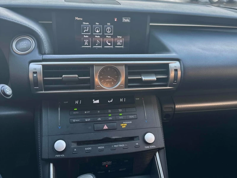 Lexus IS 350 * 4dr Sdn AWD * CARFAX * БЕЗ ПЪРВОНАЧАЛНА ВНОСКА, снимка 9 - Автомобили и джипове - 52840599