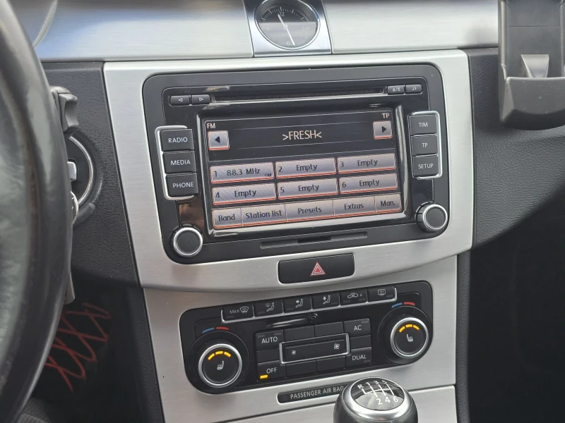 VW Passat 2.0TDI/HIGH-LINE/140КС/6-СКОРОСТИ, снимка 14 - Автомобили и джипове - 53125849