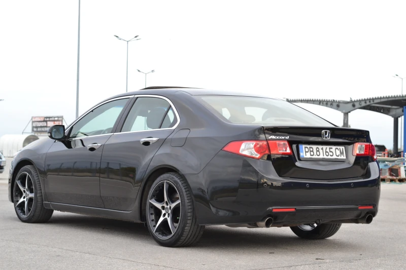 Honda Accord 2.4L Executive * Автомат * Кожа * Камера * История, снимка 4 - Автомобили и джипове - 53594568