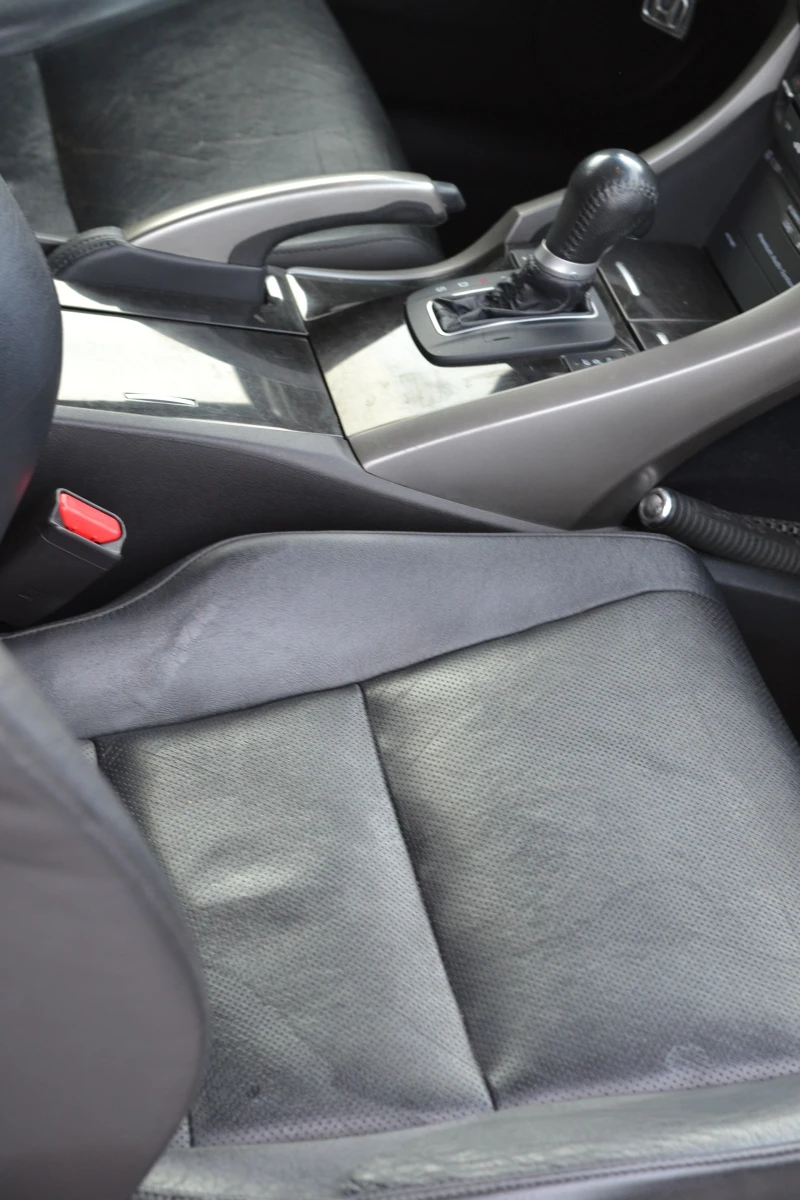 Honda Accord 2.4L Executive * Автомат * Кожа * Камера * История, снимка 17 - Автомобили и джипове - 53594568