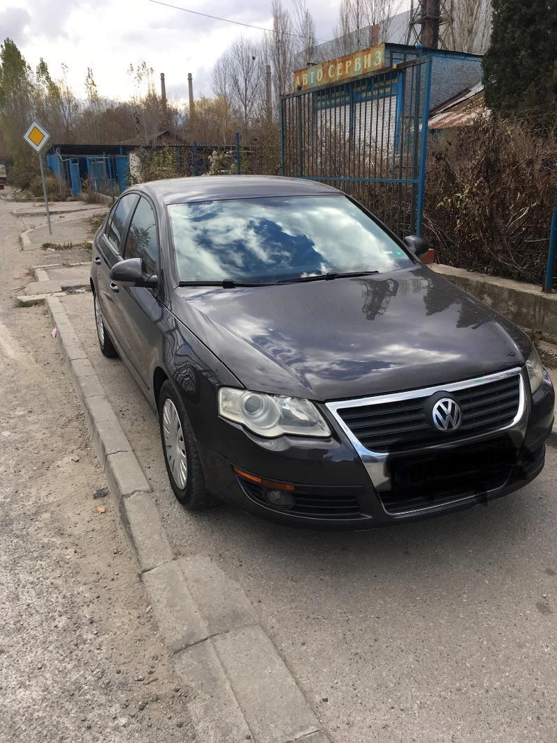 VW Passat 1.6FSI на части, снимка 1 - Автомобили и джипове - 1064546