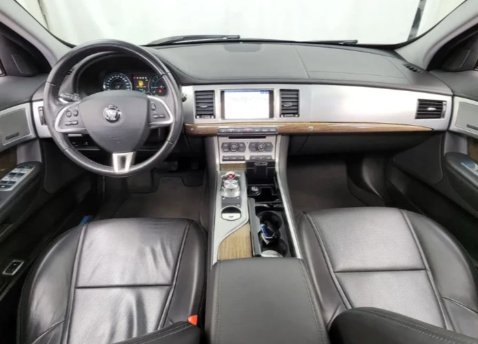 Jaguar Xf 2.0 - изображение 7