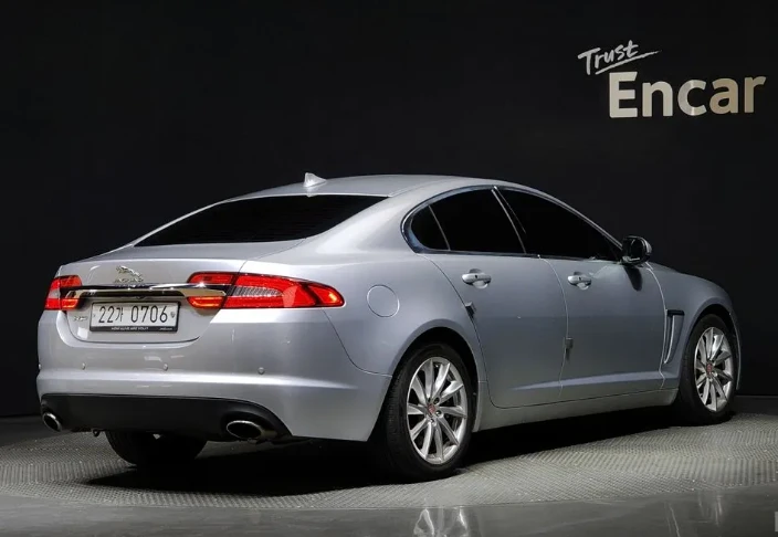 Jaguar Xf 2.0 - изображение 2