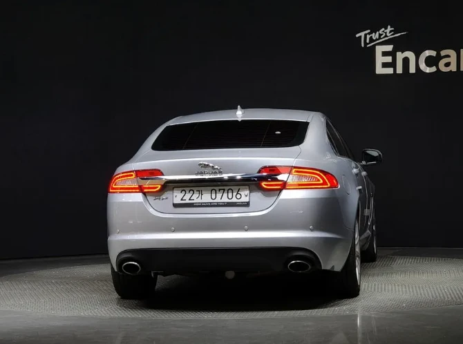 Jaguar Xf 2.0 - изображение 4