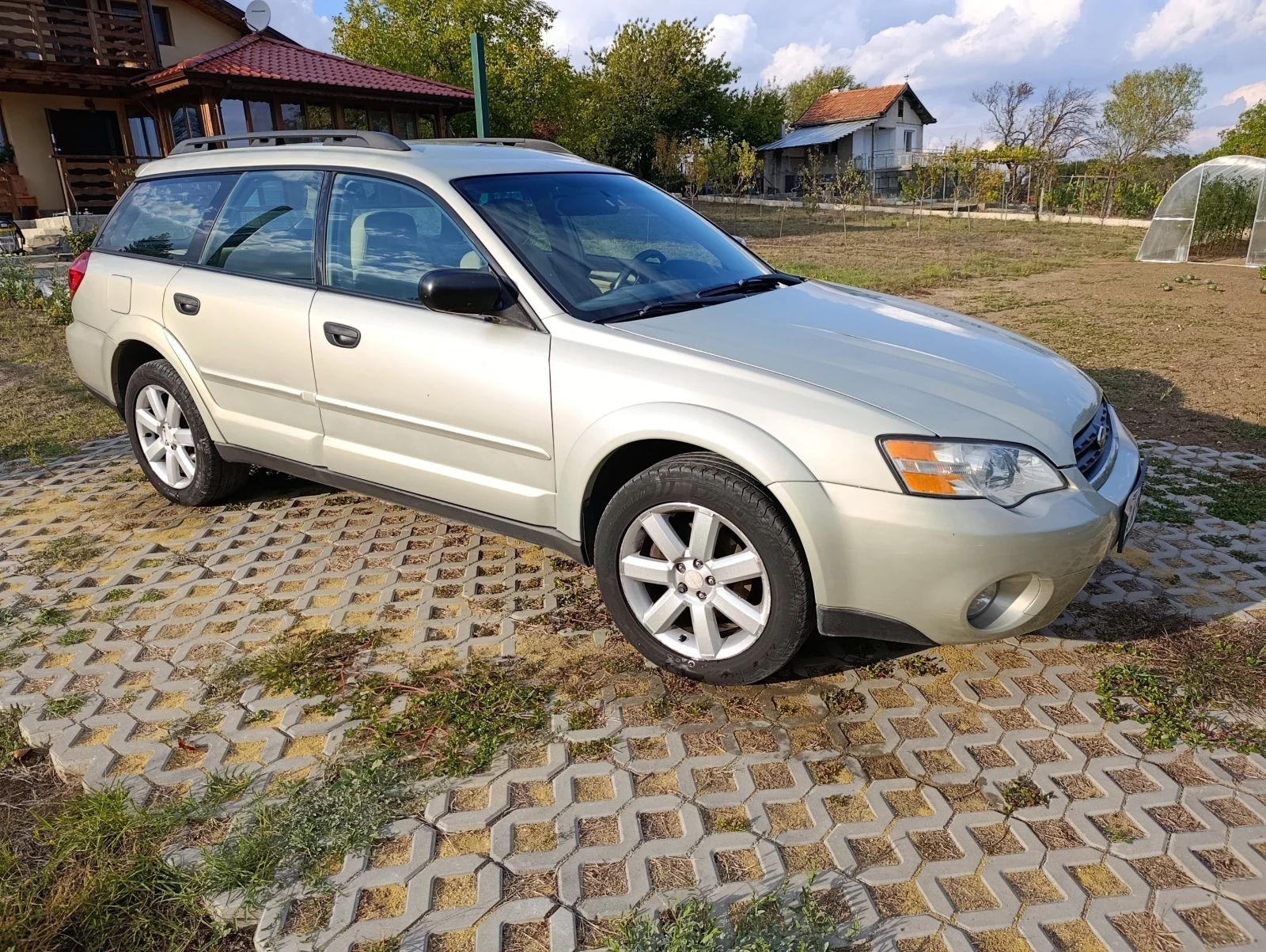 Subaru Outback  - изображение 2