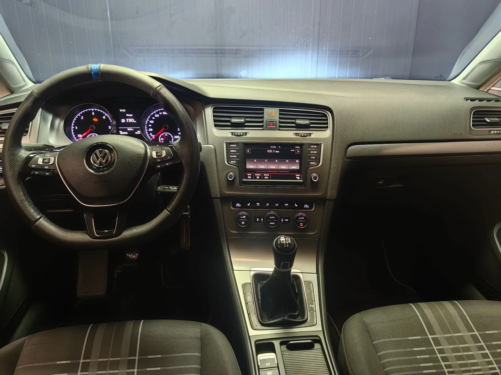 VW Golf 1.6TDI* GERMANY* TUV* LOUNGE* ПОДГРЕВ* НАВИ* ТЕМПО - изображение 8