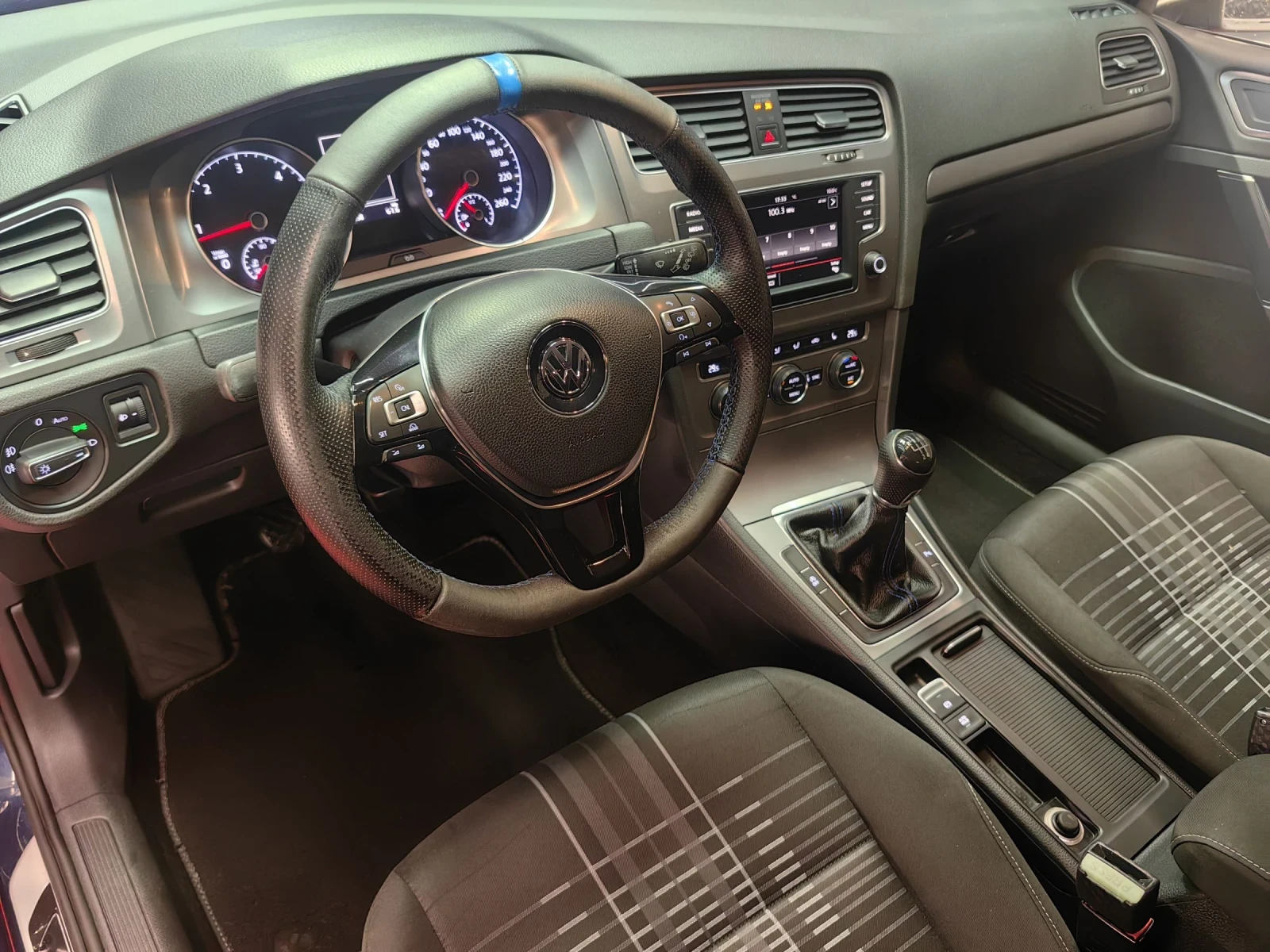 VW Golf 1.6TDI* GERMANY* TUV* LOUNGE* ПОДГРЕВ* НАВИ* ТЕМПО - изображение 9