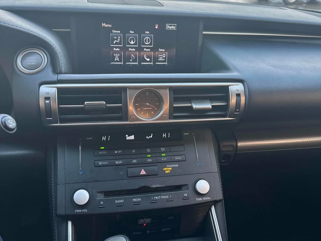 Lexus IS 350 * 4dr Sdn AWD * CARFAX * БЕЗ ПЪРВОНАЧАЛНА ВНОСКА - изображение 9