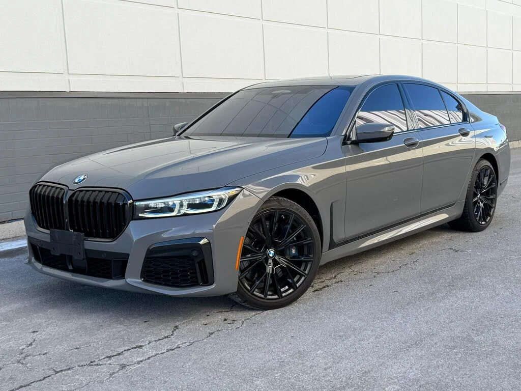 BMW 750 I * M-Package* * HeadUp* AвтоКредит* (ЦЕНА ДО БГ)